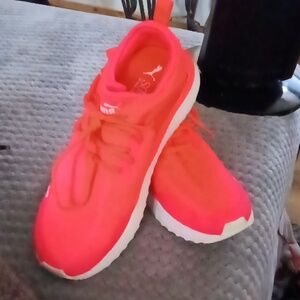 Women's Puma's